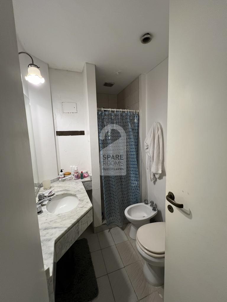 Baño compartido en habitacion privada e individual para estudiantes en Retiro, Buenos Aires