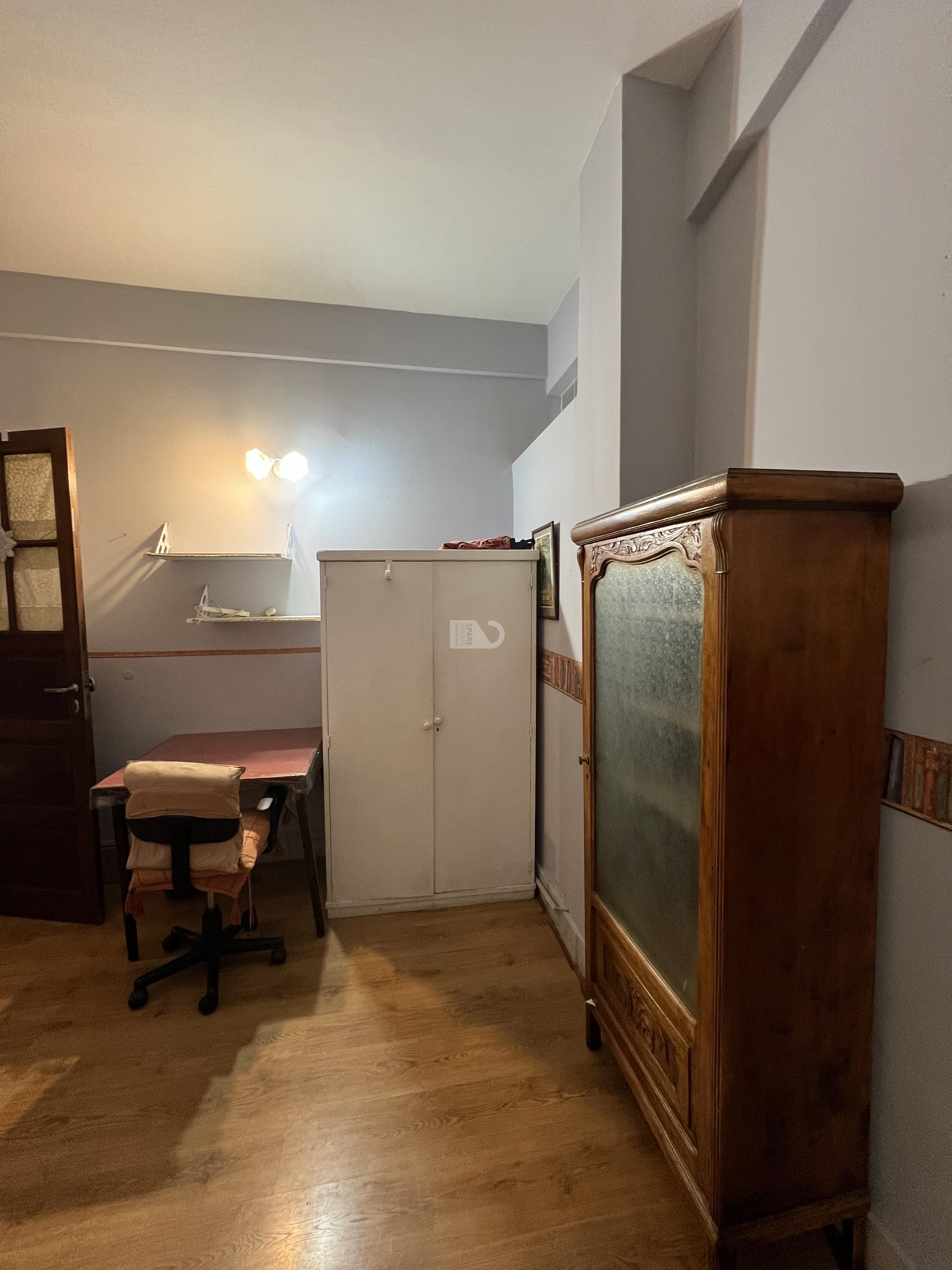 Private Bedroom For Students in Almagro