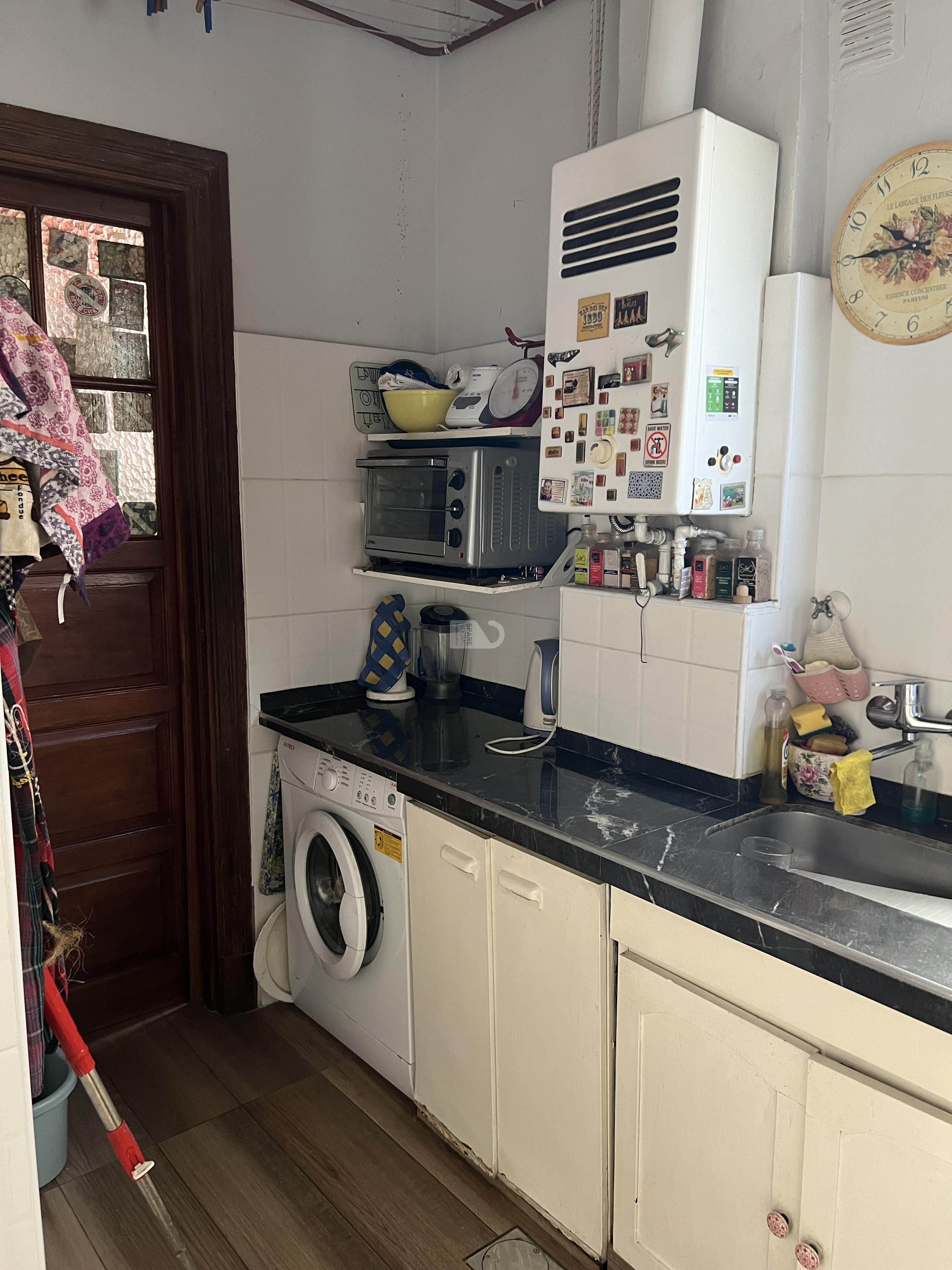 Kitchen For Students in Almagro